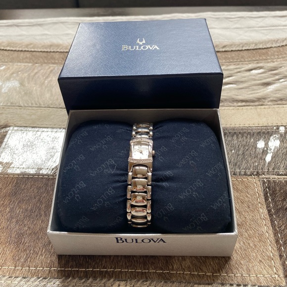 Bulova watch - Picture 1 of 5
